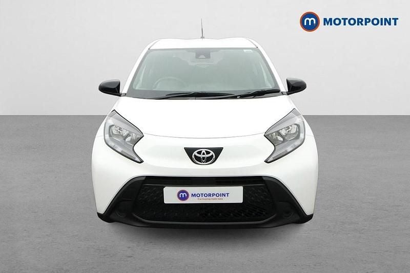 Used Toyota Aygo X PURE 72 HP (52 kW) 2024 White SUV