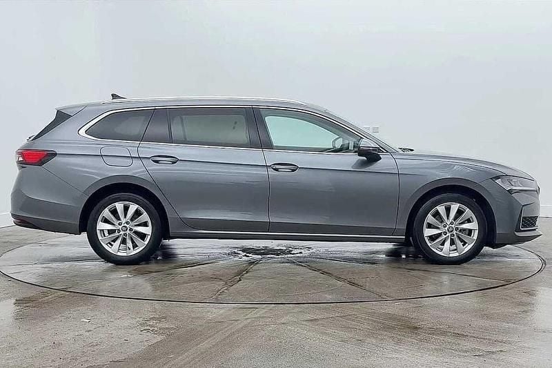 Used Skoda Superb SE Technology 150 HP (110 kW) 2025 Graphite grey metallic Estate