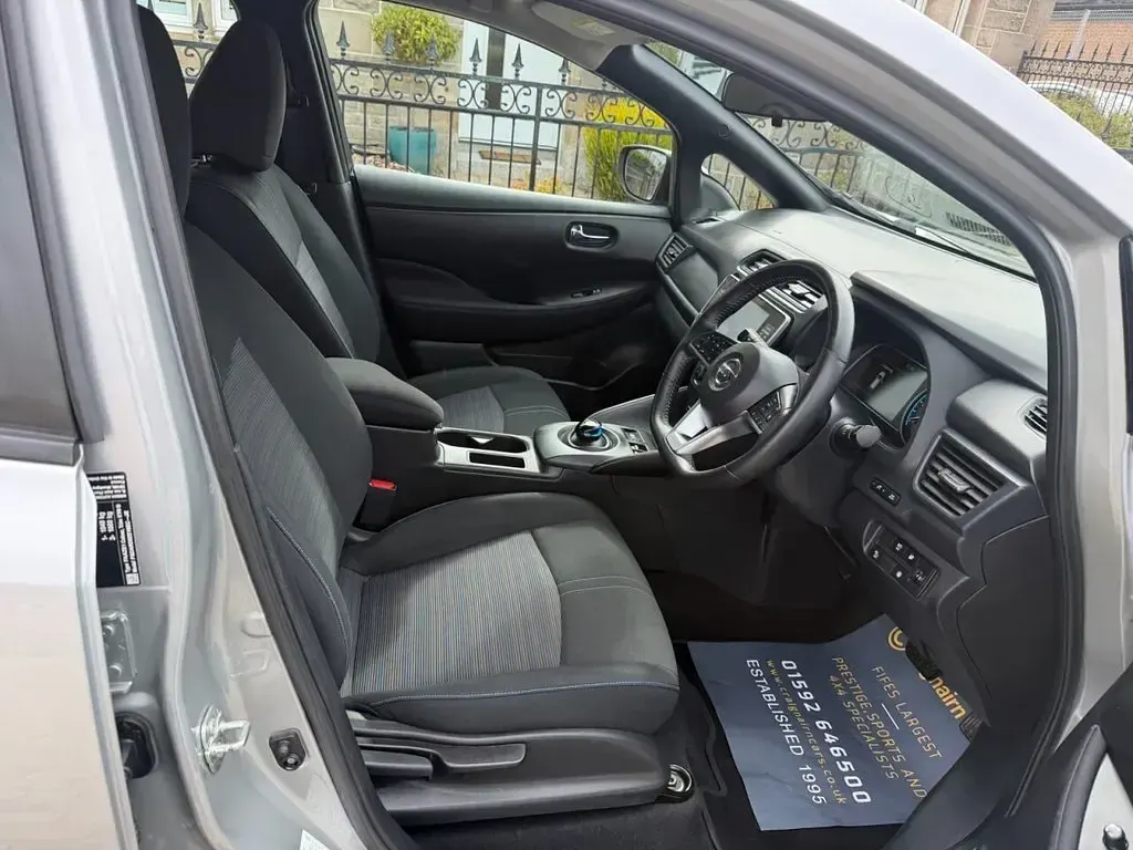 Used Nissan Leaf Acenta 110 kW (150 HP) 2022 Silver Hatchback