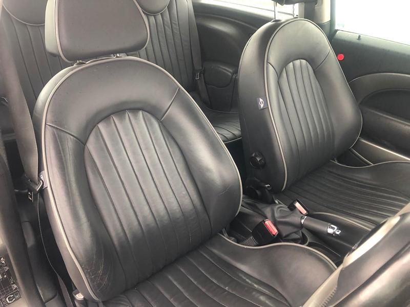 Usado Mini Cooper Hatch 2006 Gris Utilitario