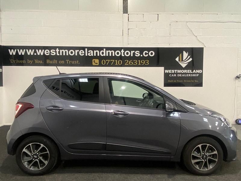 Used Hyundai i10 Premium 87 HP (63 kW) 2017 Grey Hatchback