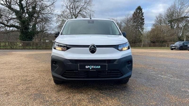 New Citroën Berlingo 101 HP (74 kW) 2025 White MPV