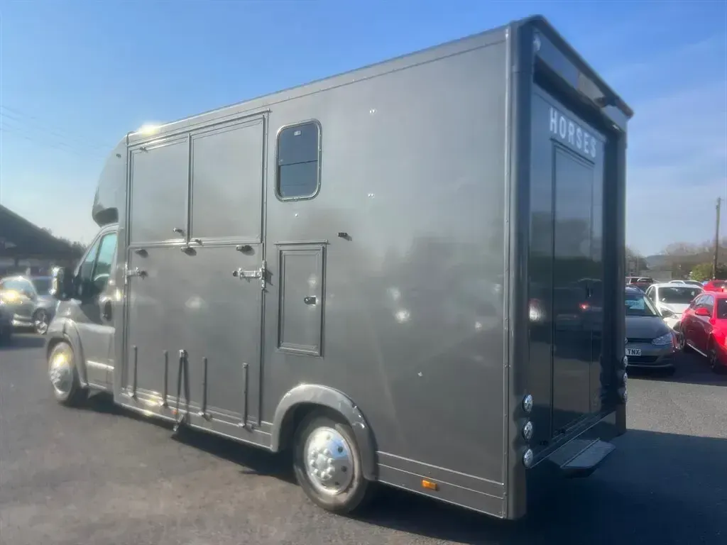Used Citroën Relay 140 HP (102 kW) 2020 White Van