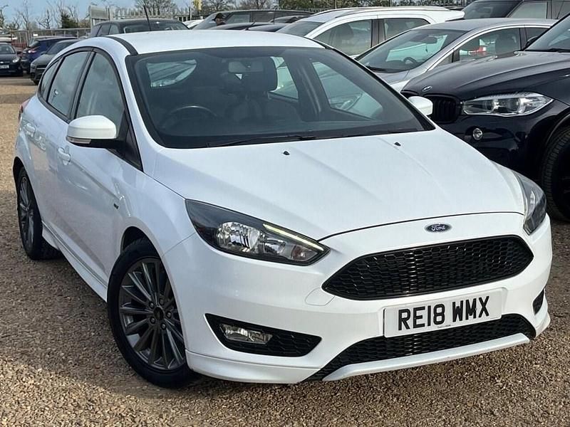 Usado Ford Focus ST-Line X 140 HP (102 kW) 2018 Branco Citadino
