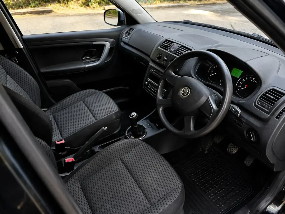 Used Skoda Fabia SE 68 HP (50 kW) 2013 Grey Hatchback