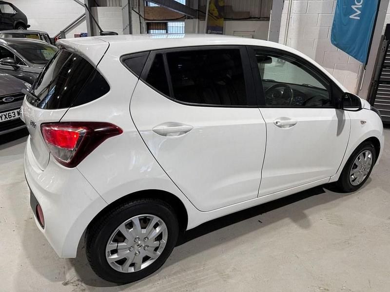Używany Hyundai i10 SE 66 KM (48 kW) 2017 Biały Hatchback