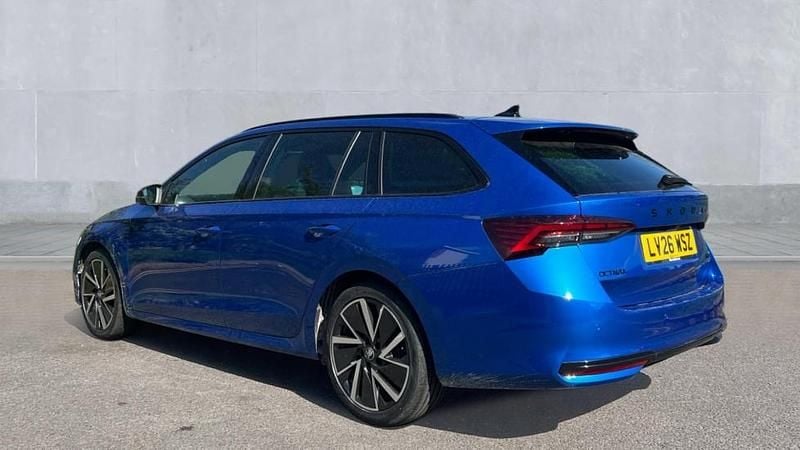 Used Skoda Octavia SportLine 150 HP (110 kW) 2026 Race blue metallic Estate