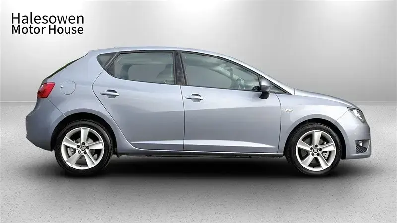 Usado Seat Ibiza FR 110 HP (80 kW) 2017 Prateado Citadino