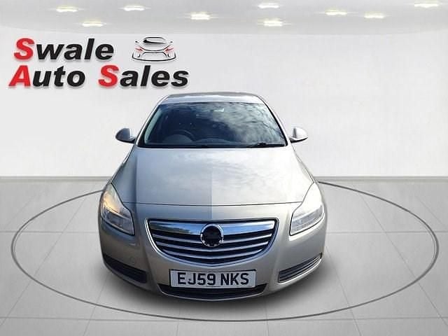 Used Vauxhall Insignia 140 HP (102 kW) 2009 Silver Hatchback