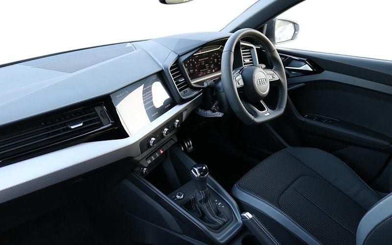 New Audi A1 Sportback Black Edition 116 HP (85 kW) 2025 Hatchback