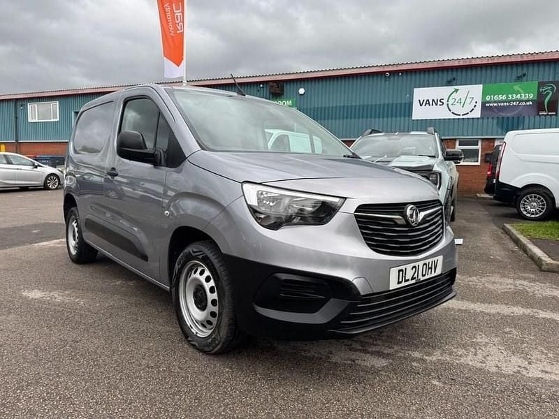 Second-hand Vauxhall Combo 100 CP (73 kW) 2021 Gri Monovolum