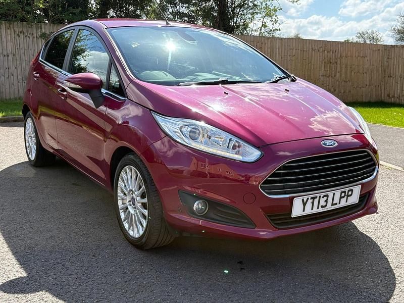 Usado Ford Fiesta Titanium 2013 Vermelho Citadino