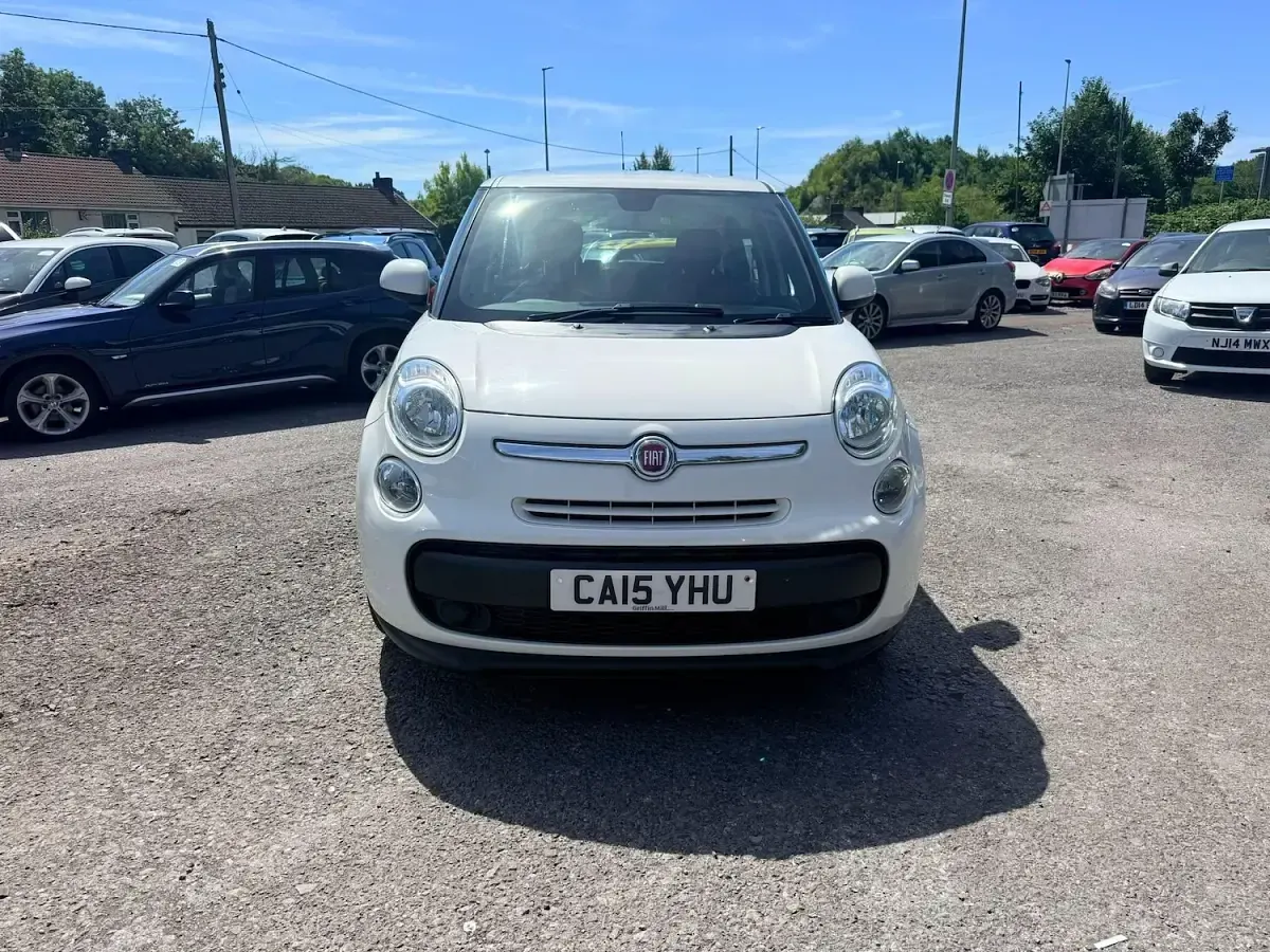 Used Fiat 500L Pop Star 95 HP (69 kW) 2015 White MPV