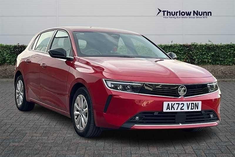 Used Vauxhall Astra Design Edition 110 HP (80 kW) 2022 Crimson red Hatchback