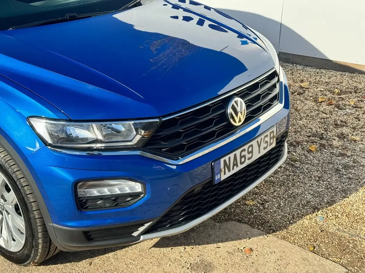 Used VW T-Roc SE 115 HP (84 kW) 2019 Blue SUV