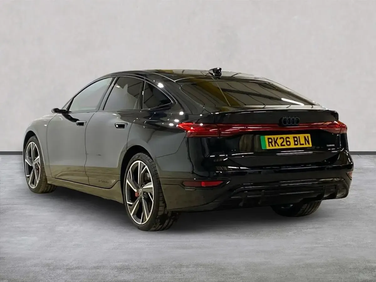 Begagnad Audi A6 e-tron Advanced 314 kW (428 HK) 2026 Svart Halvkombi