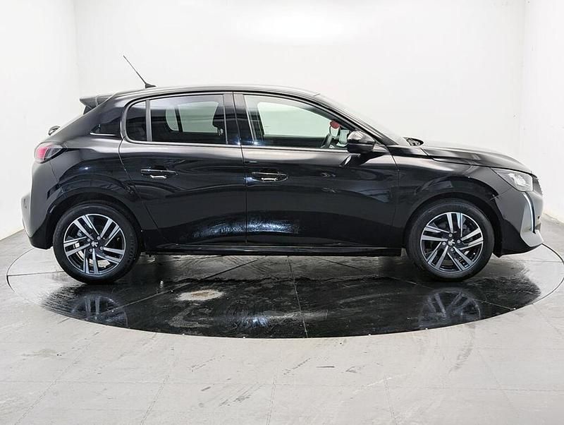Used Peugeot 208 Allure+ 99 HP (72 kW) 2023 Black Hatchback