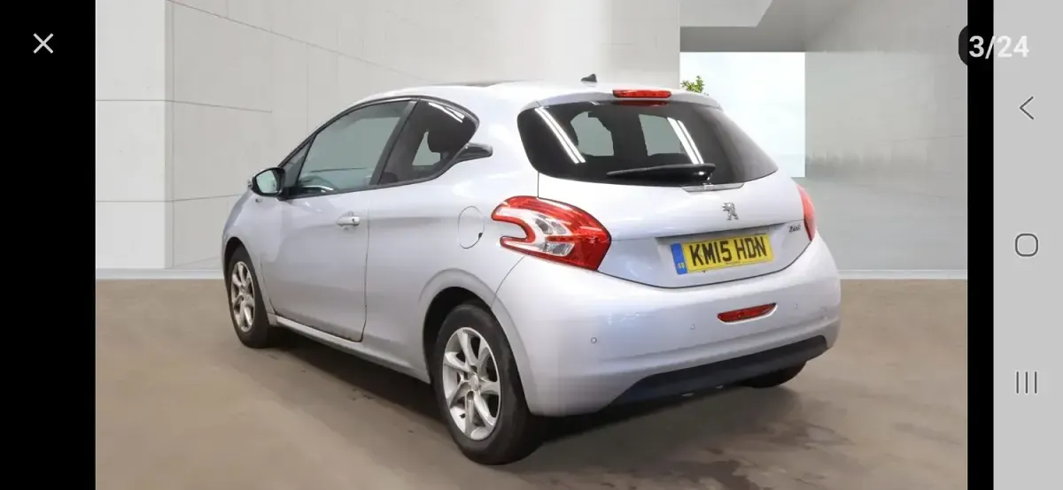 Used Peugeot 208 Style 68 HP (50 kW) 2015 Silver Hatchback