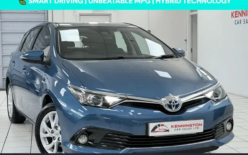 Usado Toyota Auris Hybrid 136 HP (100 kW) 2018 Citadino