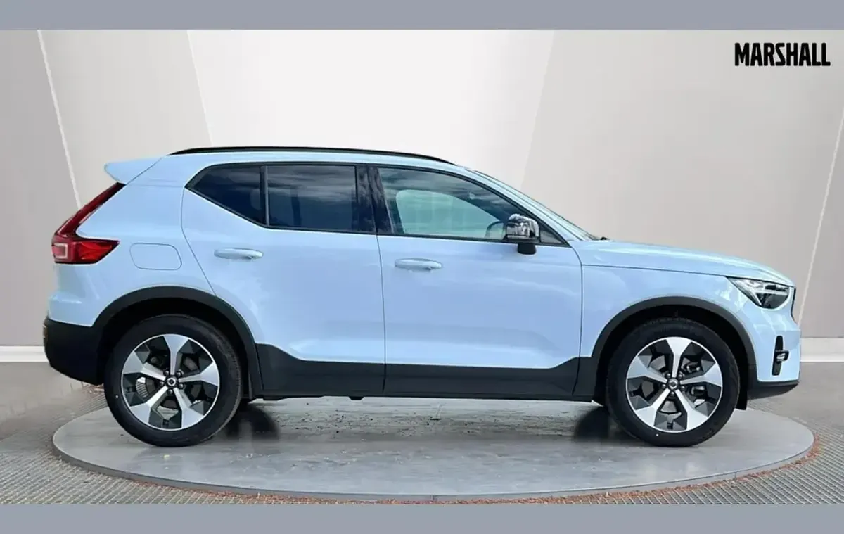 Used Volvo XC40 Plus 161 HP (118 kW) 2025 Blue SUV