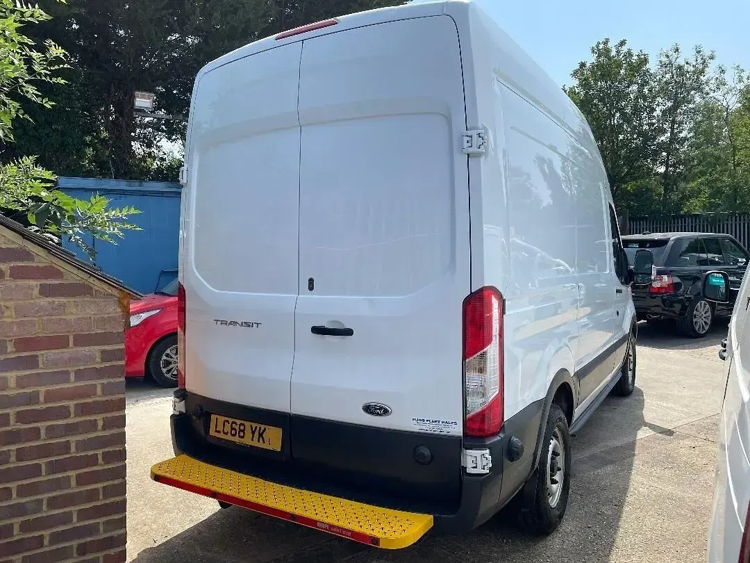 Used Ford Transit 130 HP (95 kW) 2018 White Van