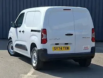 Used Citroën Berlingo 100 HP (73 kW) 2024 White MPV