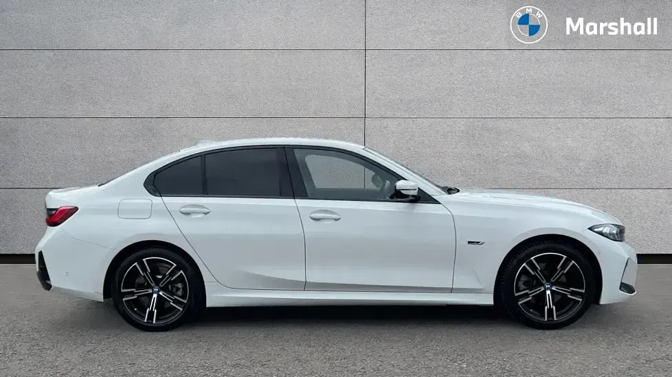 Usado BMW 330e M Sport 292 HP (214 kW) 2024 Branco Sedan