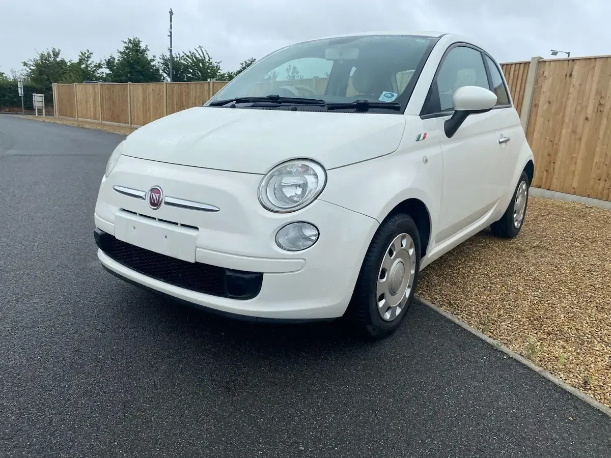 Used Fiat 500 Pop 69 HP (50 kW) 2015 White Hatchback