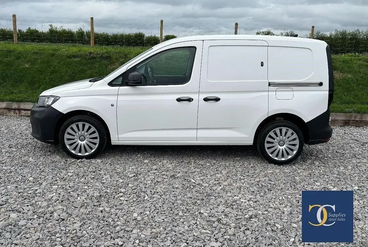 Begagnad VW Caddy 102 HK (75 kW) 2022 Vit Minibuss