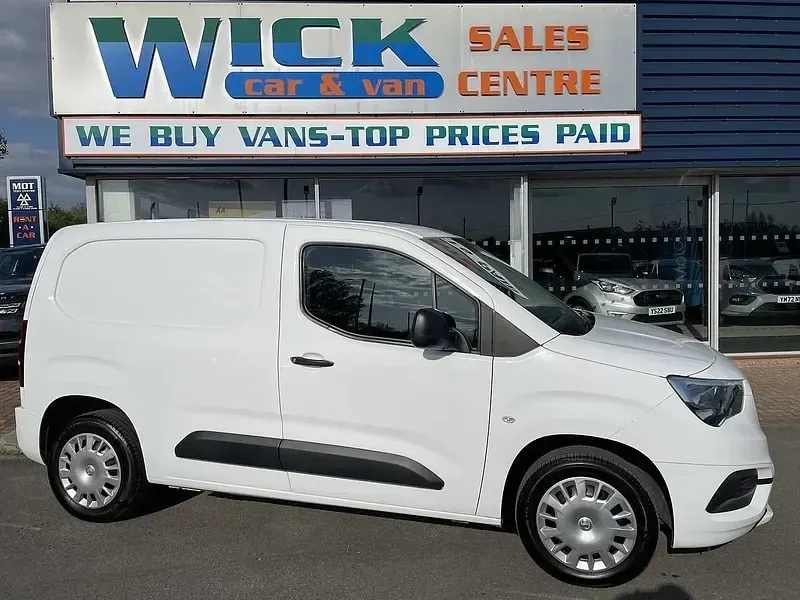 Used Vauxhall Combo Sportive 100 HP (73 kW) 2019 White MPV