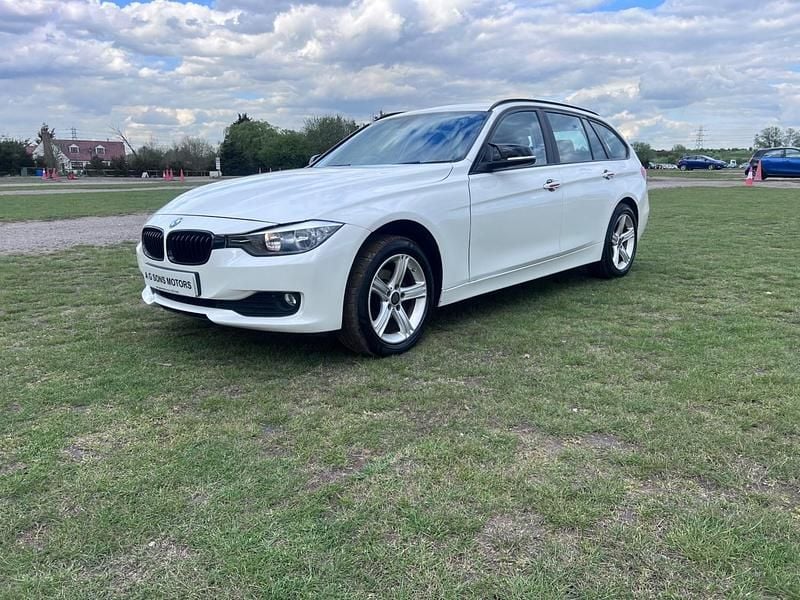 Used BMW 318 Impressive 2015 White Estate