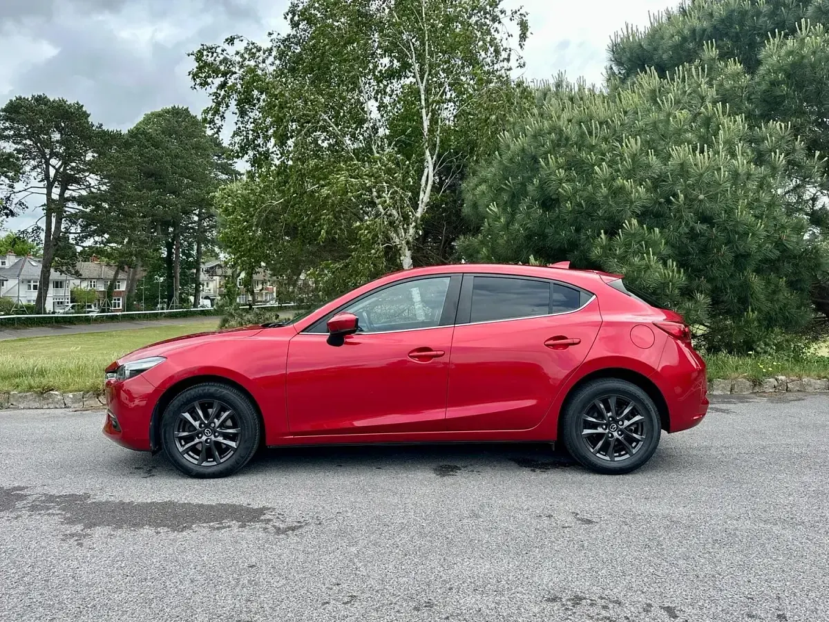 Used Mazda 3 120 HP (88 kW) 2018 Red Hatchback