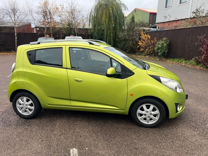 Used Chevrolet Spark LS 81 HP (59 kW) 2010 Green Hatchback