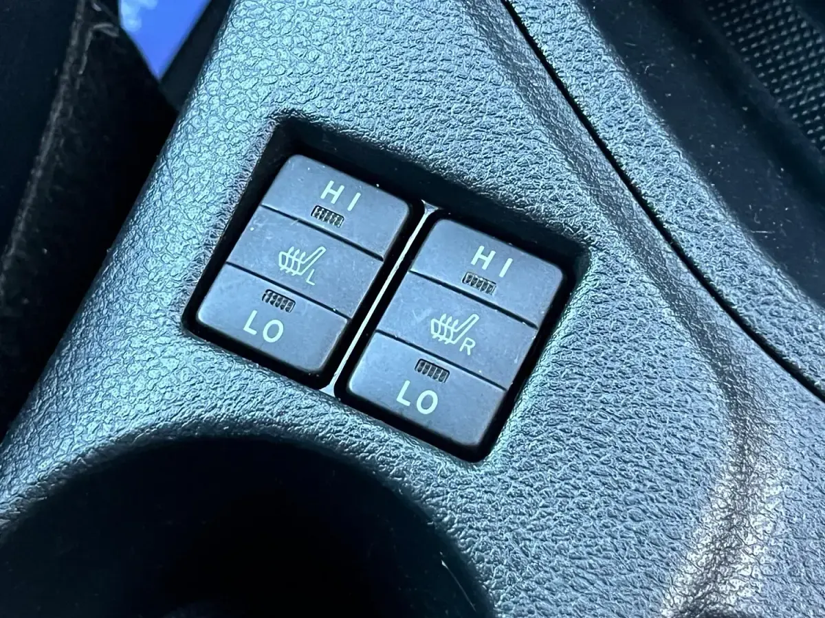 Used Toyota Auris Hybrid 2014 Blue Hatchback