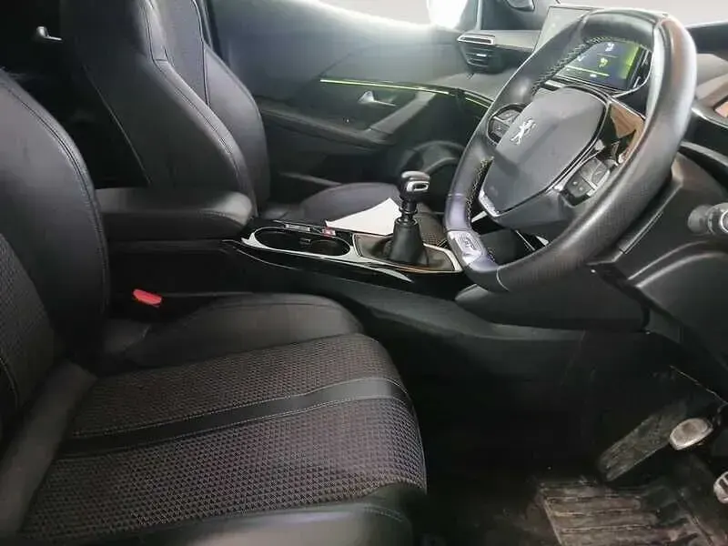 Usado Peugeot 2008 GT-line 2020 Negro SUV