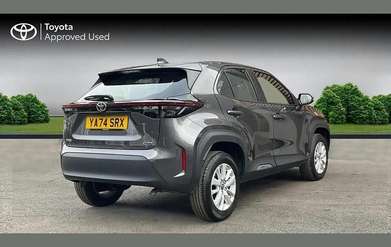 Used Toyota Yaris Cross 113 HP (83 kW) 2025 Grey SUV
