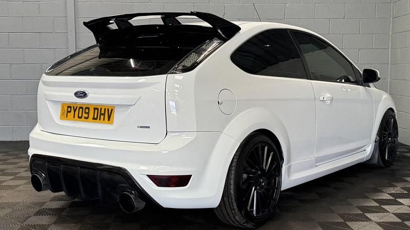 Used Ford Focus ST 2009 White Hatchback