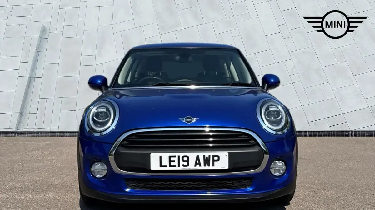 Used Mini ONE Classic 101 HP (74 kW) 2019 Blue Hatchback