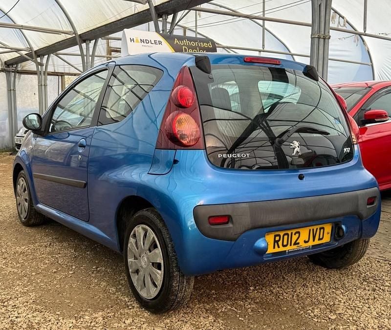 Used Peugeot 107 Active 68 HP (50 kW) 2012 Blue Hatchback