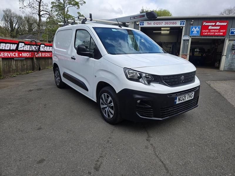 Used Peugeot Partner 131 HP (96 kW) 2021 White MPV