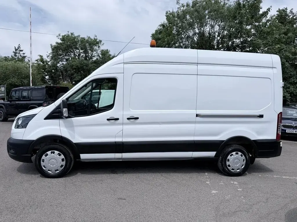 Used Ford Transit 130 HP (95 kW) 2022 White Van