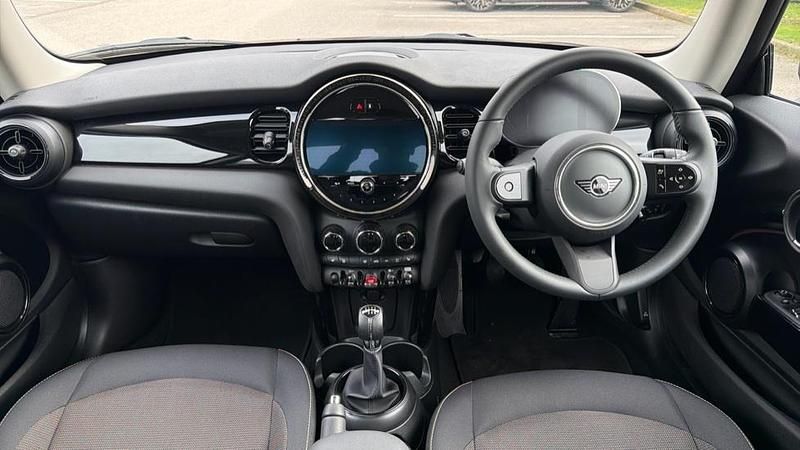 Used Mini Cooper Classic 134 HP (98 kW) 2023 Black Hatchback