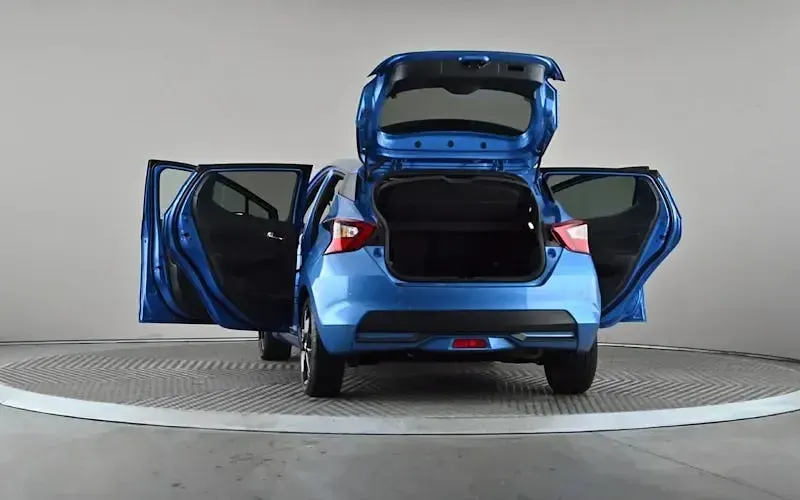 Used Nissan Micra 92 HP (67 kW) 2021 Blue Hatchback