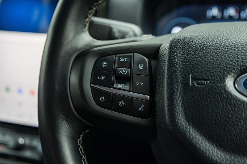 Used Ford Ranger Platinum 237 HP (174 kW) 2024 Black Pickup