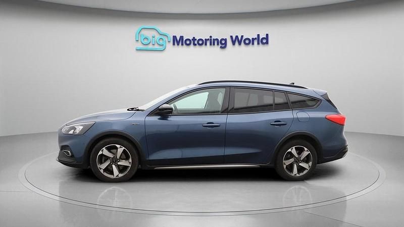 Used Ford Focus Active 155 HP (114 kW) 2022 Blue Estate