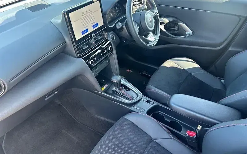 New Toyota Yaris Cross Sport 131 HP (96 kW) 2025 Blue SUV