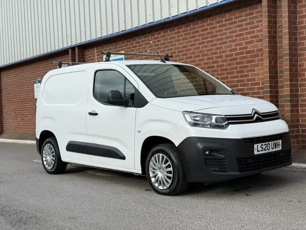Used Citroën Berlingo Start 75 HP (55 kW) 2020 White MPV