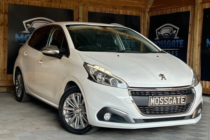 White Used 2015 Peugeot 208 Allure Hatchback | £4,995 (Fair price) - Image 1/1