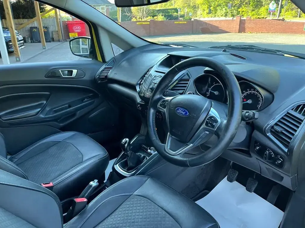 Used Ford Ecosport Titanium 95 HP (69 kW) 2017 Yellow SUV