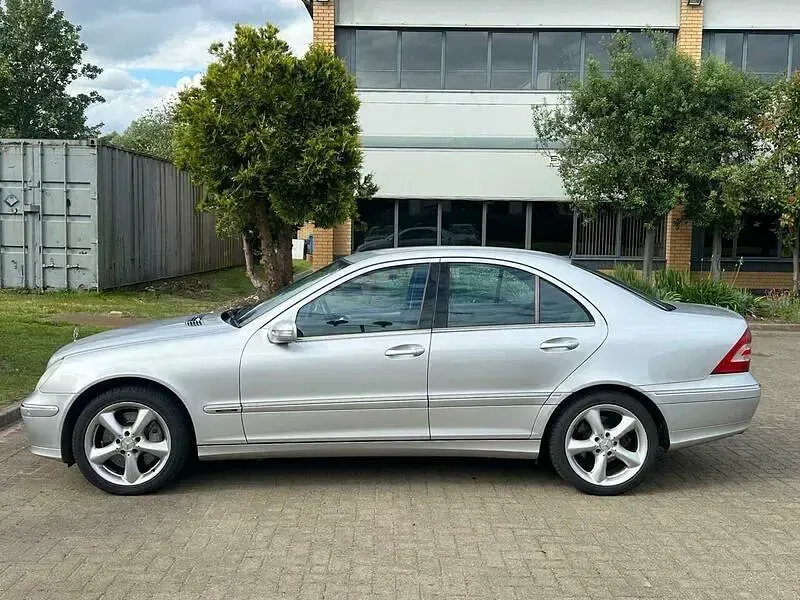 Used Mercedes C200 Avantgarde 2005 Silver Sedan